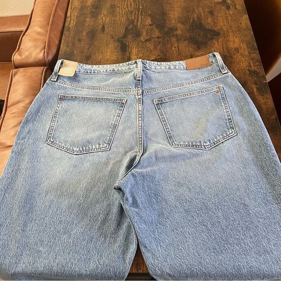 Madewell The Tall Curvy Perfect Vintage Straight Jean in Seyland Wash - Picture 12 of 16